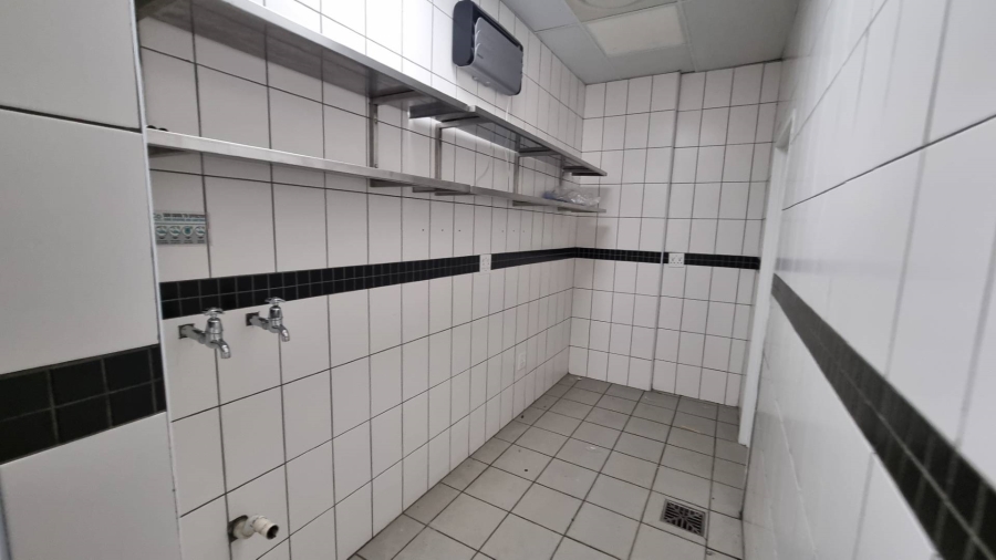 To Let Commercial Property for Rent in Woodstock Western Cape